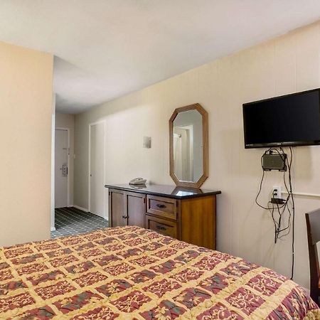 Rodeway Inn & Suites Raton Exterior foto
