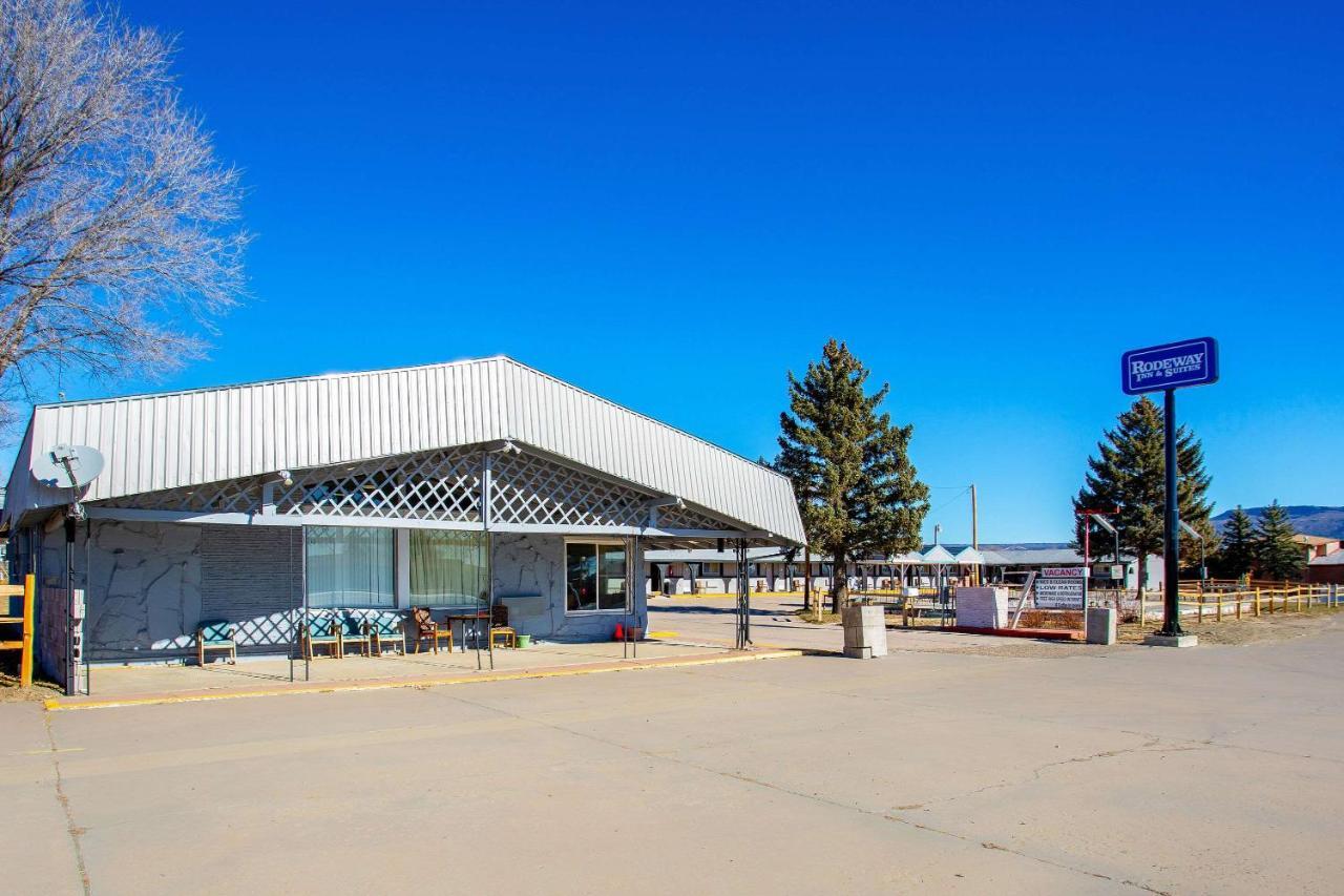 Rodeway Inn & Suites Raton Exterior foto